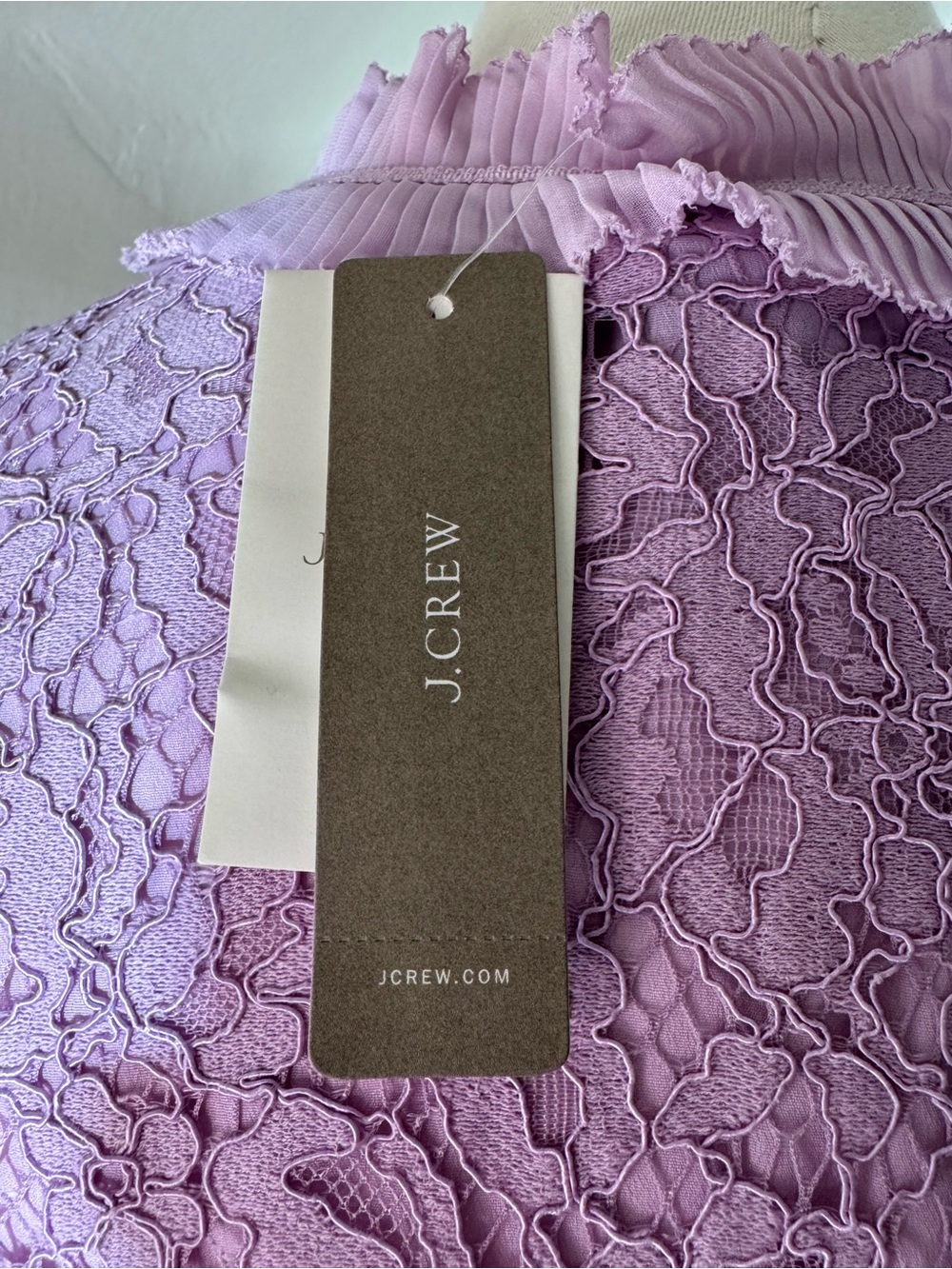 Sleeveless Lavender Lace Keyhole Top - Women's - Picture 7 of 13